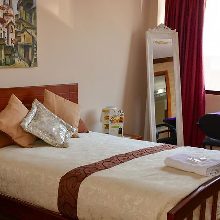 Hotel Villa Lafayette Quito Extérieur photo